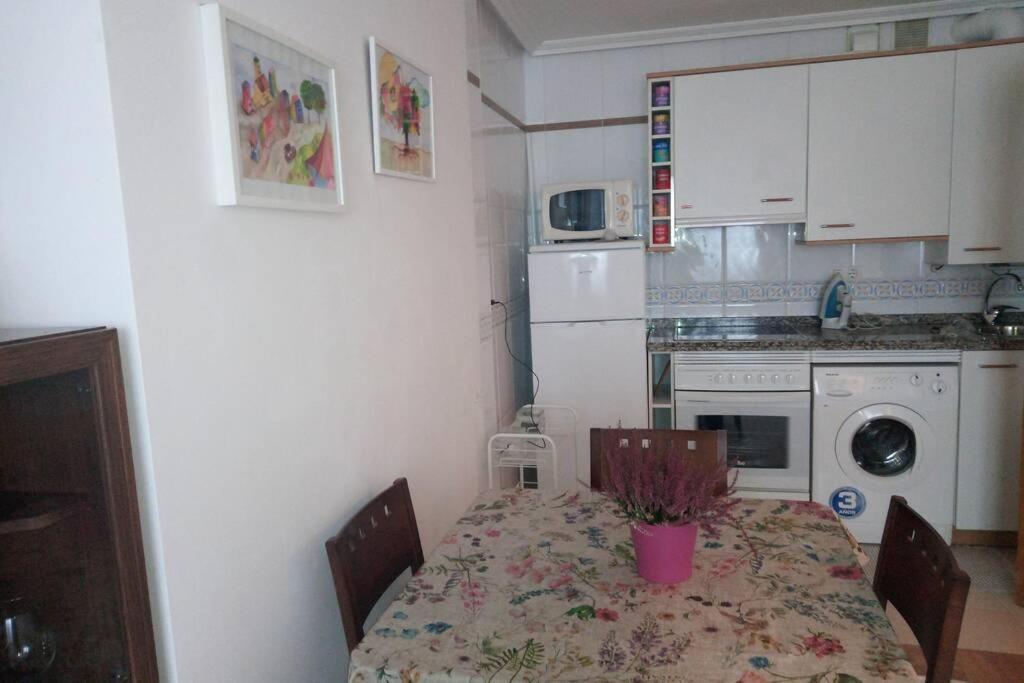 El Pisito De Rodrigo II Apartment Ribadesella Bagian luar foto