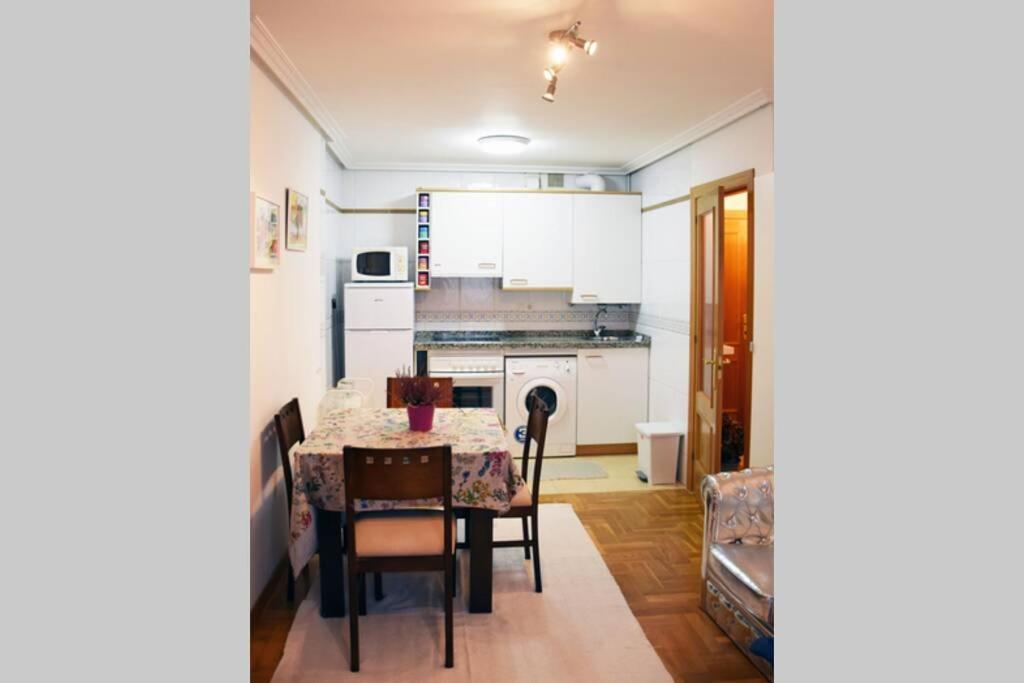 El Pisito De Rodrigo II Apartment Ribadesella Bagian luar foto