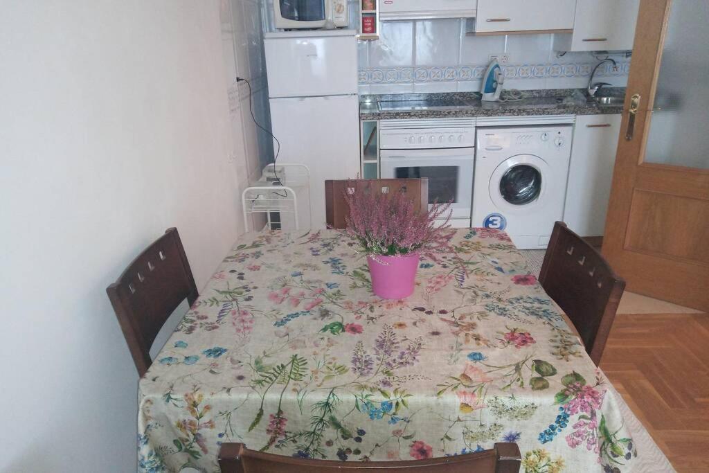 El Pisito De Rodrigo II Apartment Ribadesella Bagian luar foto